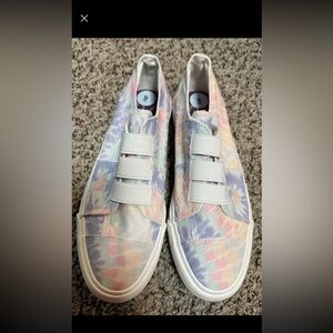 Blowfish Malibu Play Slip-On Sneaker size 9